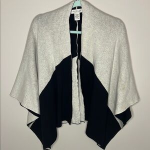 Women's Black and Gray Sweater Wrap